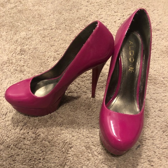 Cute high heels worn a few times still in good condition. - Picture 2 of 2